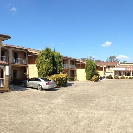Alexander The Great Motel Windsor Exterior photo