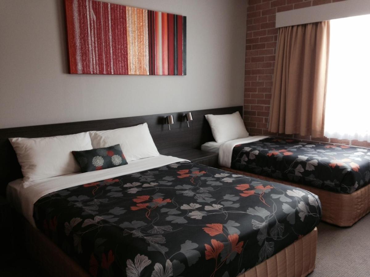 Alexander The Great Motel Windsor Room photo